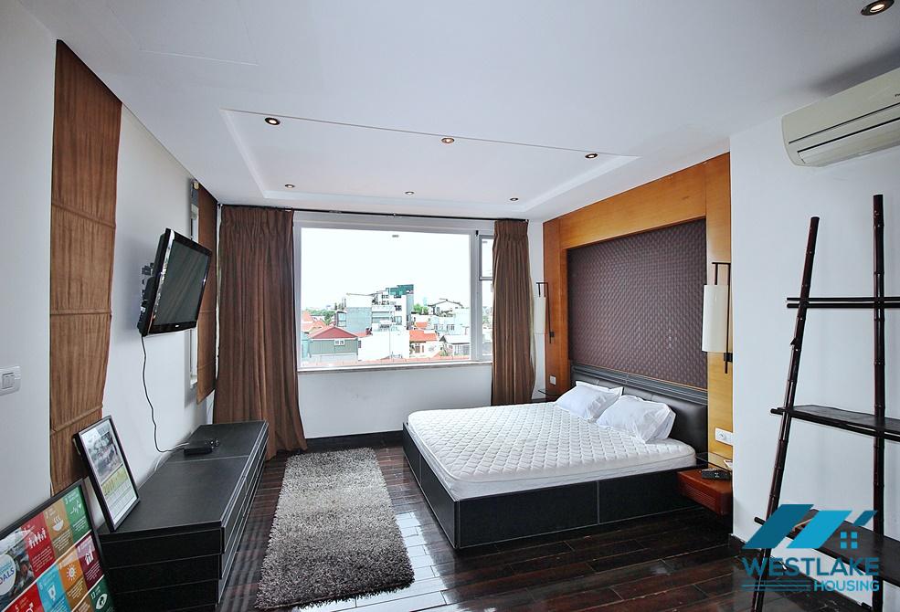  Lake view 1 bedroom apartment with huge balcony for rent in Quang An, Tay Ho