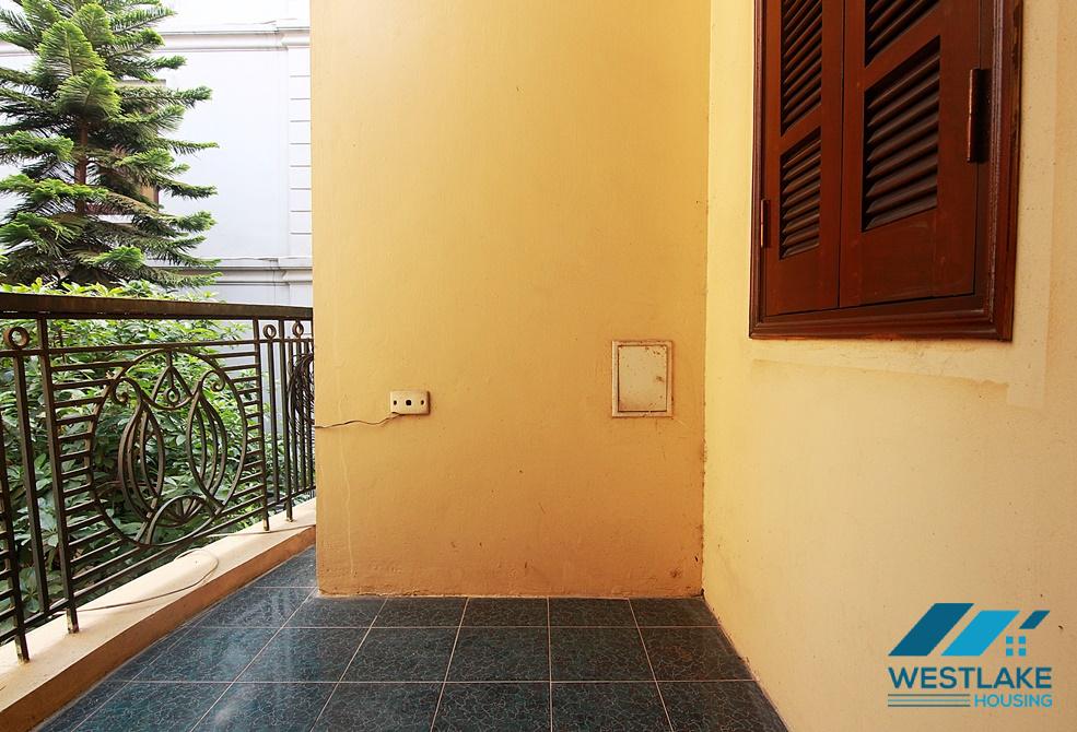 Nhà 3 Phòng Ngủ Có Sân Thượng Rộng Thoáng Sáng Cho Thuê Tại Khu Vực Tây Hồ.