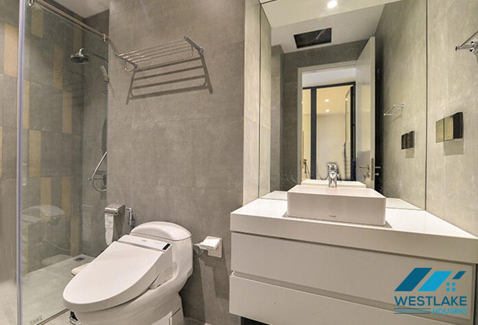 Cho thuê căn hộ 2 phòng ngủ tuyệt đẹp tại Sun Grand, Thụy Khuê, Ba Đình.