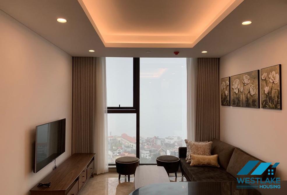Cho thuê căn hộ 1 phòng ngủ view hồ tại Sun Grand Thụy Khuê, Ba Đình.