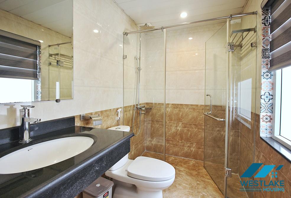 Cho Thuê Căn Hộ 3 Phòng Ngủ Đẹp View Hồ, Giá Tốt Tại Xuân Diệu, Tây Hồ