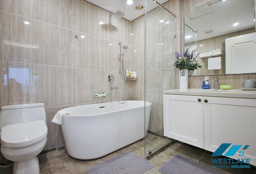 Căn hộ 2 phòng ngủ tuyệt đẹp cho thuê tại tòa nhà D'Leroi Soleil, Xuân Diệu, Tây Hồ
