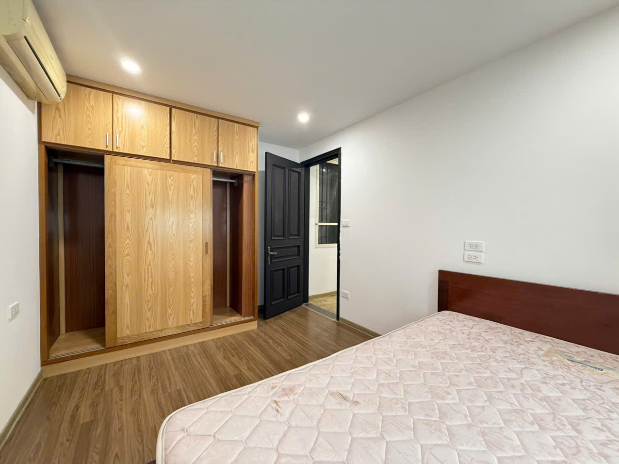 A beautifull house for rent in Dang Thai Mai st, Tay Ho district