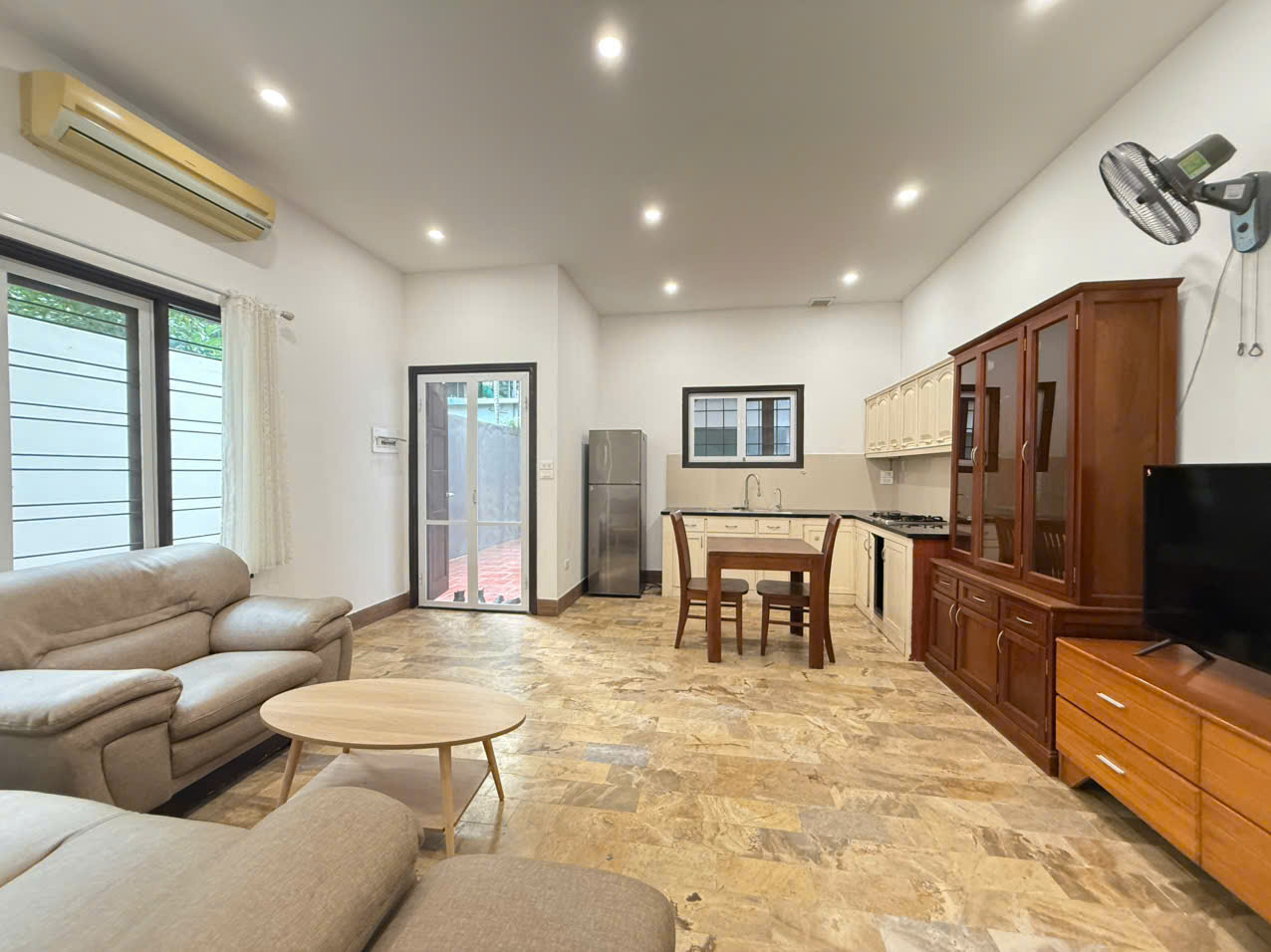A beautifull house for rent in Dang Thai Mai st, Tay Ho district