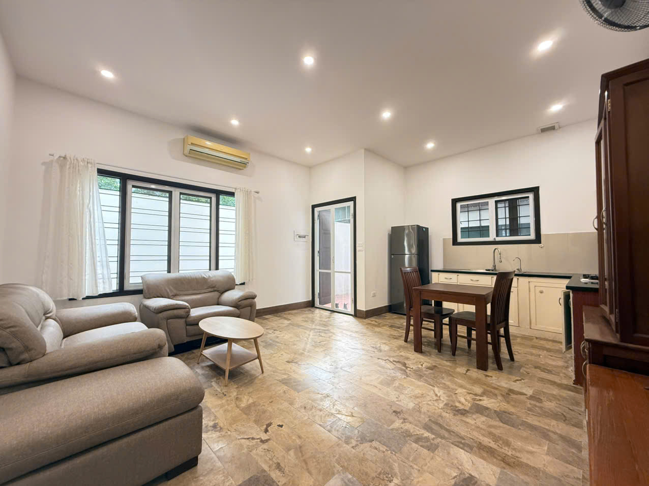 A beautifull house for rent in Dang Thai Mai st, Tay Ho district