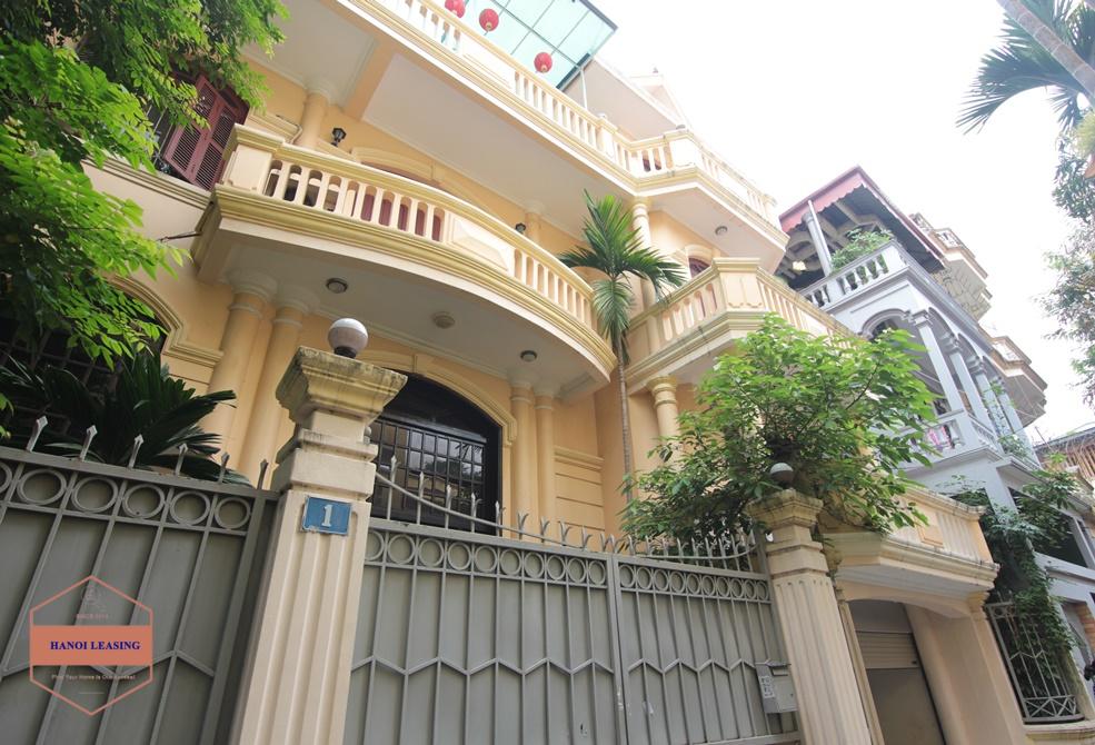 High ceiling French villa for rent in Tay Ho, Ha Noi