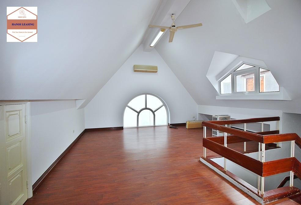 Unfurnished house with big yard for rent in To Ngoc Van st, Tay Ho