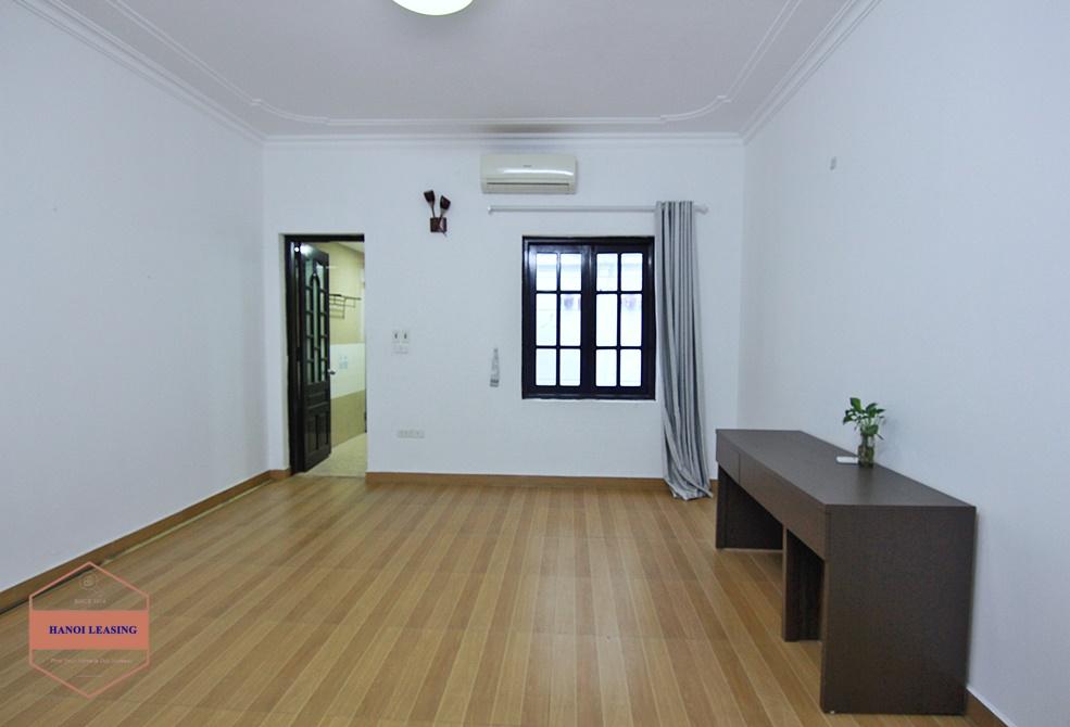 Spacious 4 bedrooms house with big balcony for rent in To Ngoc Van street