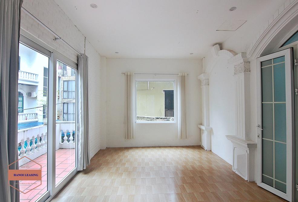 Spacious 4 bedrooms house with big balcony for rent in To Ngoc Van street