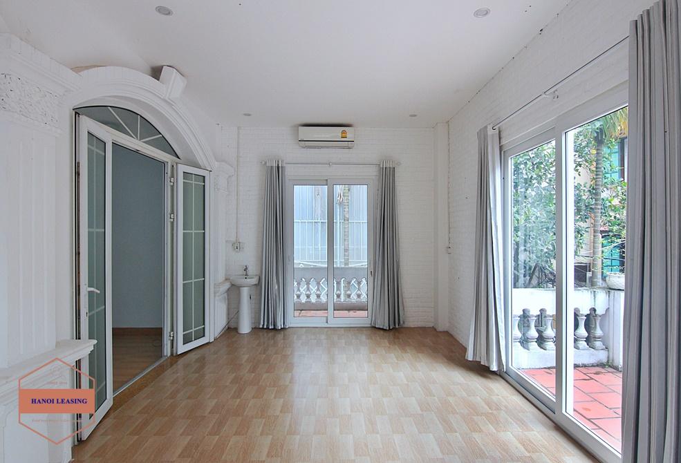 Spacious 4 bedrooms house with big balcony for rent in To Ngoc Van street