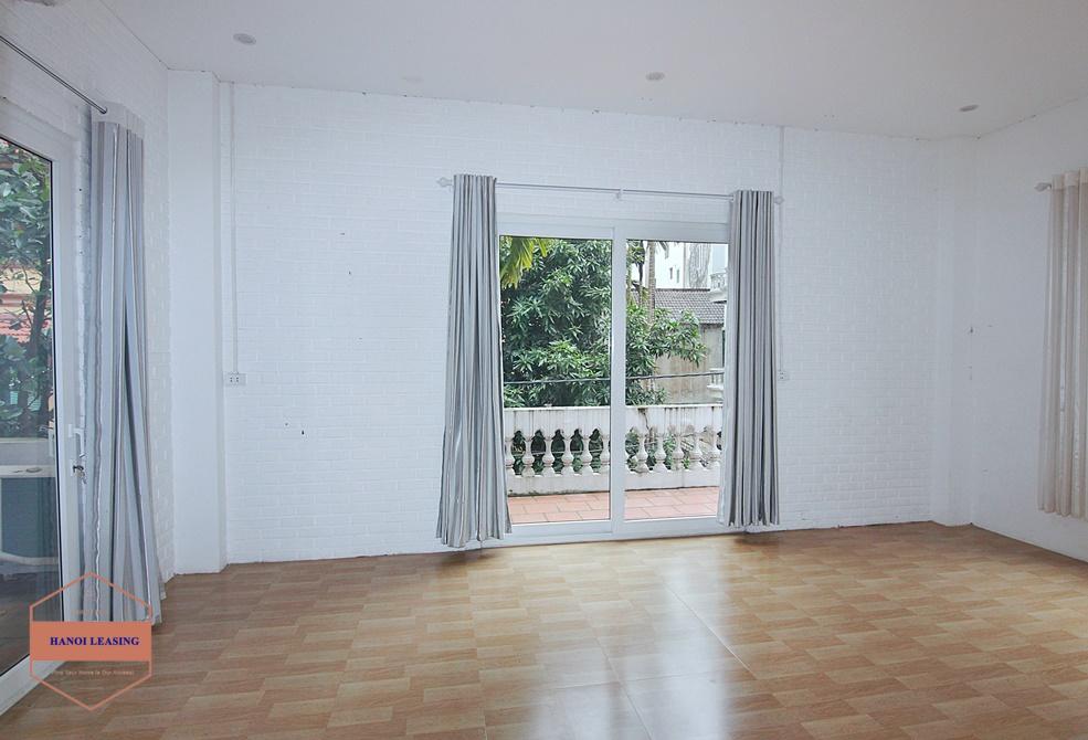 Spacious 4 bedrooms house with big balcony for rent in To Ngoc Van street