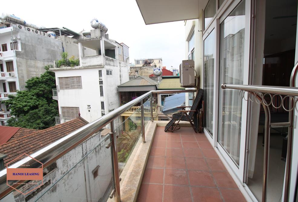 Bright studio for rent in alley 31 Xuan dieu st, Tay Ho Distr