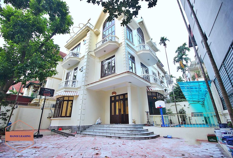 A big villa with garden and swimming pool for rent in Tay Ho, Hanoi