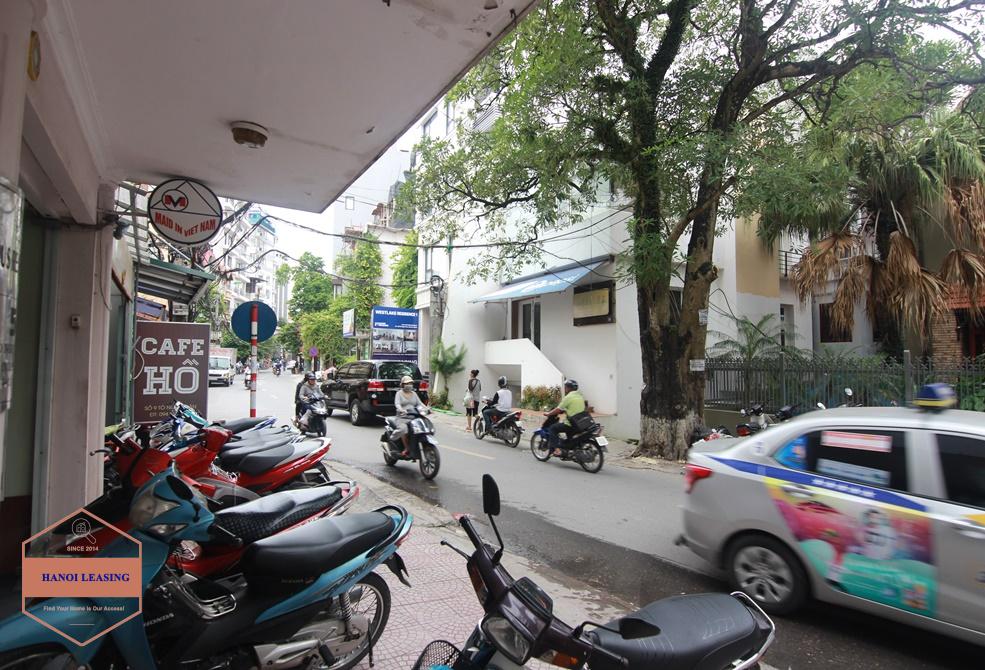 Office for rent in the main street in To Ngoc Van, Tay Ho
