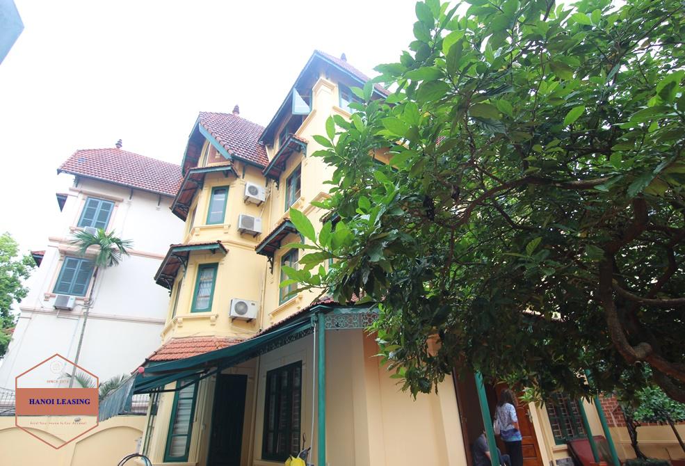 Beautiful house, outdoor swimming pool in To Ngoc Van