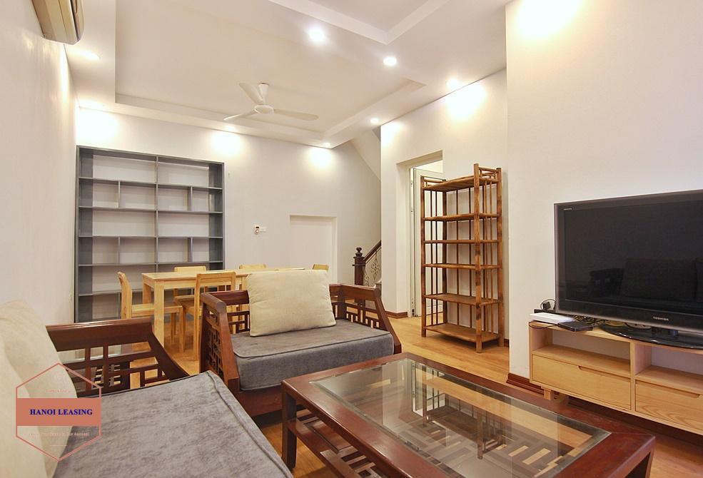 Small house for rent in alley 111 Xuan Dieu st, Tay Ho