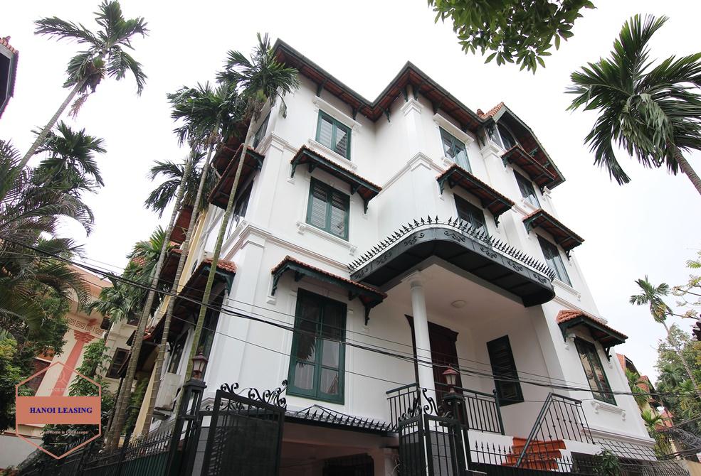 Unfurnished, bright and spacious villa to rent in Tay Ho
