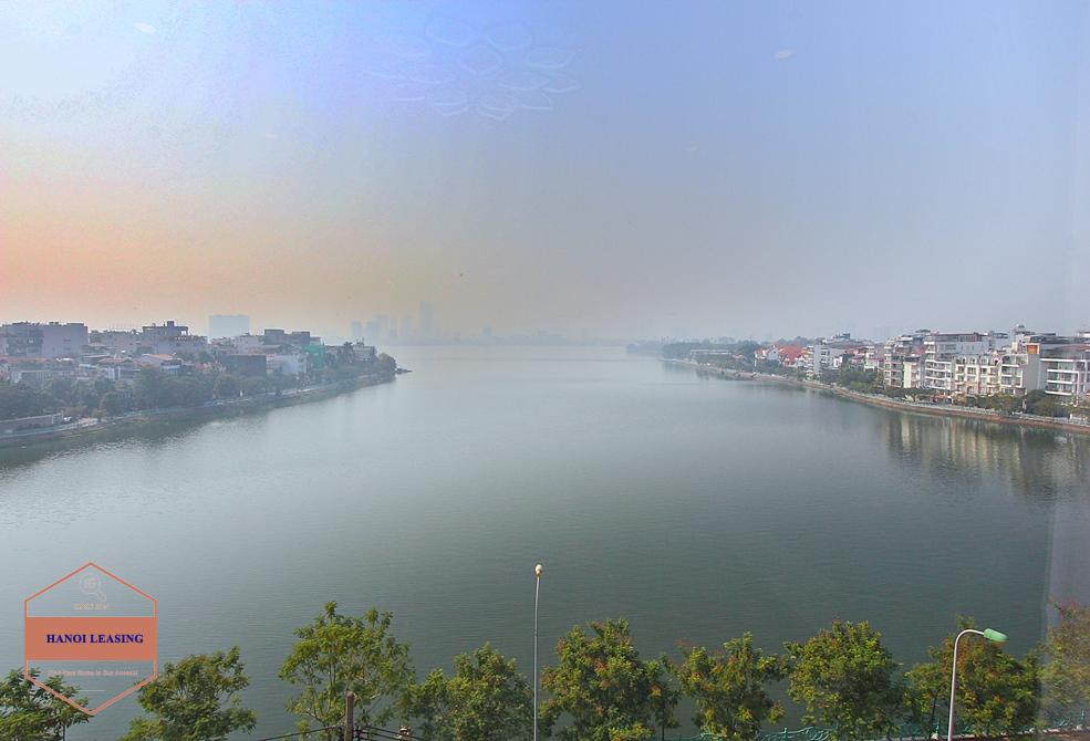 Lake view apartment for rent in Xuan Dieu area, Tay Ho, Ha Noi
