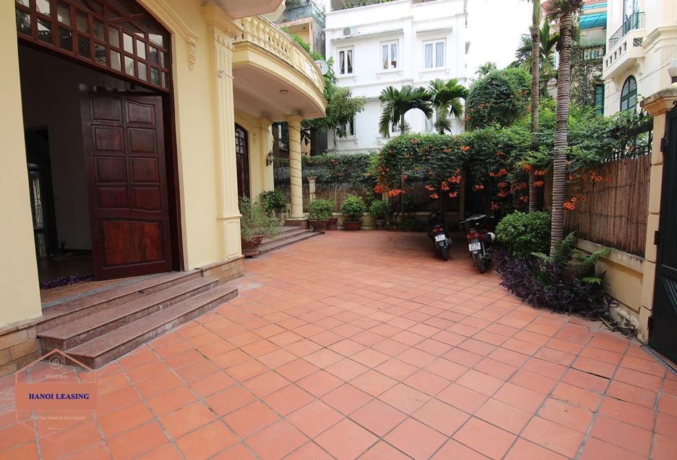 Super spacious mansion with large secluded swimming pool in Tay Ho