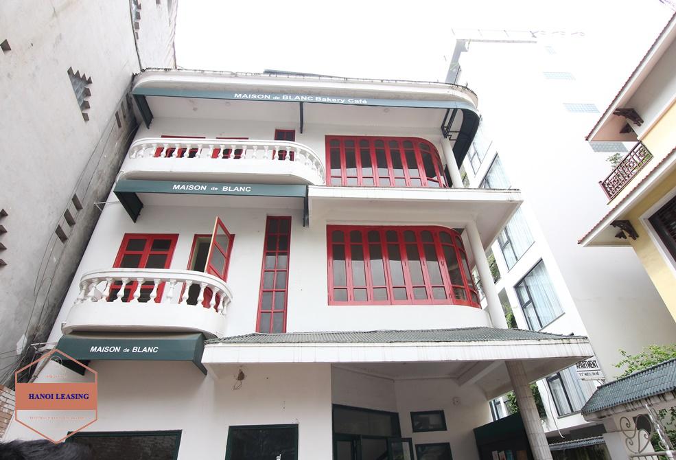 A beautiful restaurant for rent in Tay Ho, Ha Noi