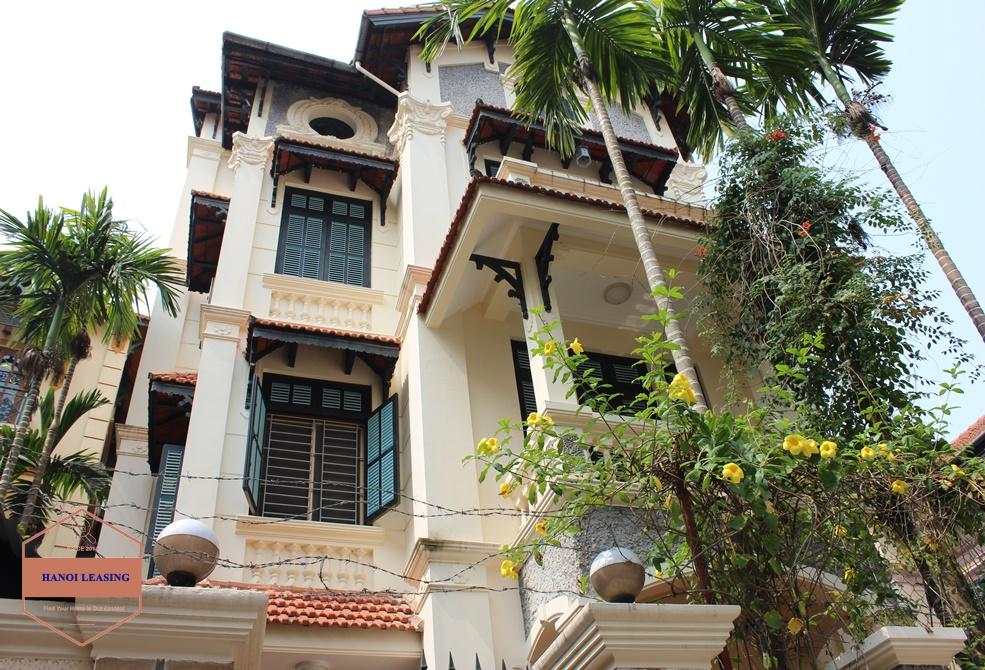 Bright and spacious 2 bedrooms house for rent in Tay Ho