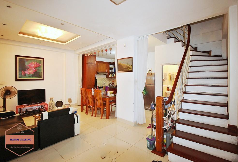 Good quality house with 3 bedrooms for lease in Tay Ho area