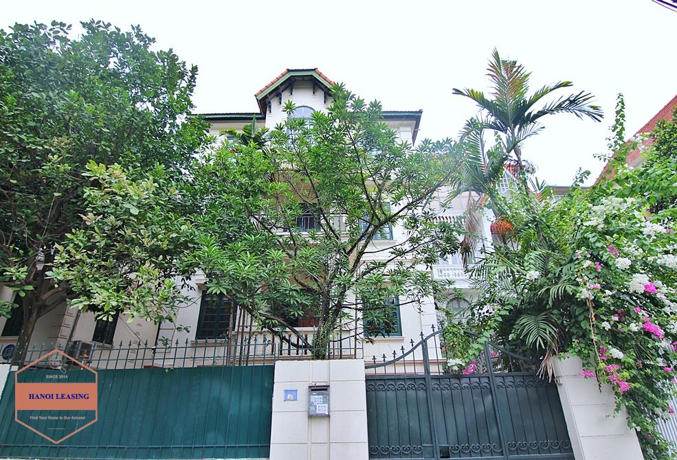 Lovely house with large yard for rent in Westlake, Tay Ho, Hanoi