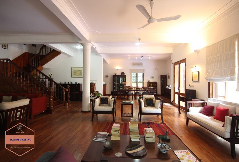 Swimming pool house with lots of space for rent in Tay Ho