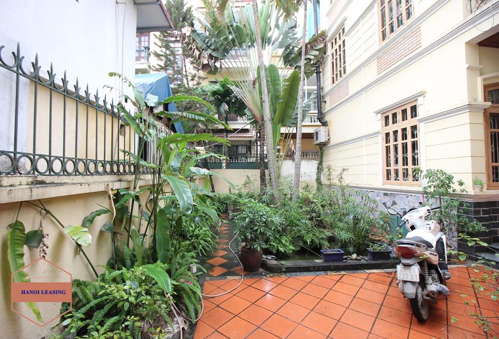 Two bedrooms house with nice yard for rent in Tay Ho area, Ha Noi