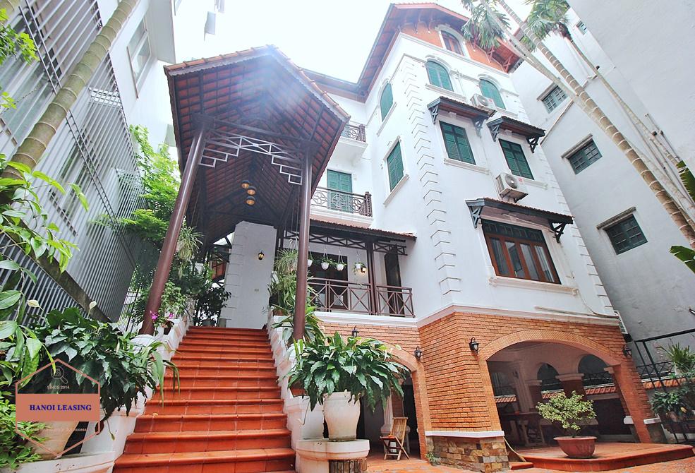 Unfurnished villa to rent in To Ngoc Van, Tay Ho, Hanoi
