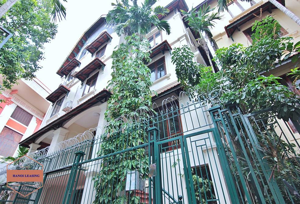 Well finished house to rent in Tay Ho with lots of light and space