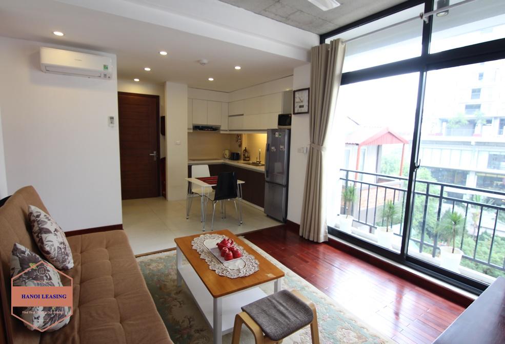 A bright, good 2 bedroom apartment for rent in Tay Ho street