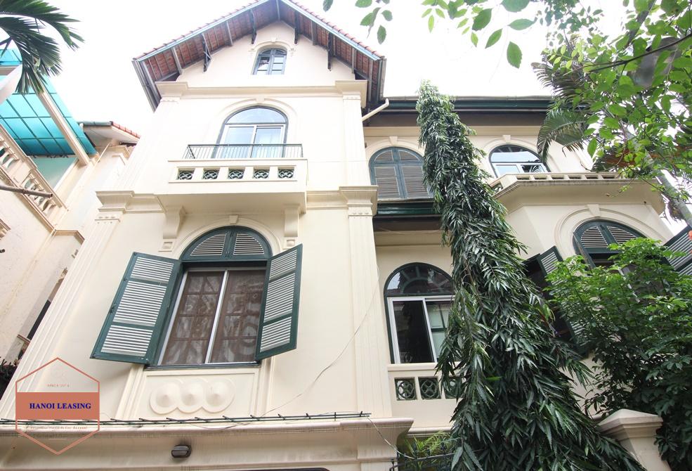 A beautiful mansion with lots of charms for rent in Tay Ho