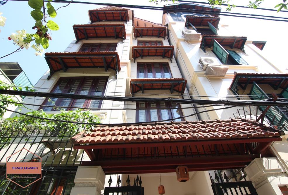 House for rent with 03 bedrooms in Tay Ho area