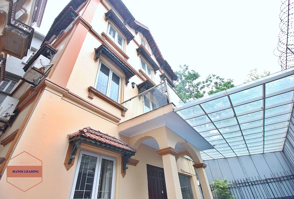 Swimming pool house for rent in Xom Chua, Dang Thai Mai, Tay Ho