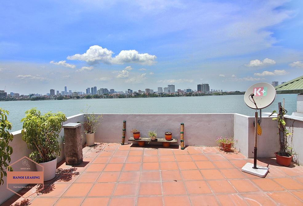 Lake view and unfurniture house for rent in Tay Ho area Lake view and unfurniture house for rent in Tay Ho area