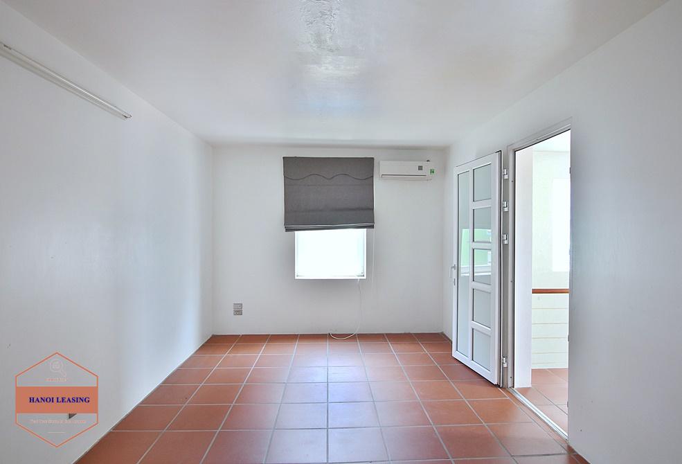 Lake view and unfurniture house for rent in Tay Ho area Lake view and unfurniture house for rent in Tay Ho area