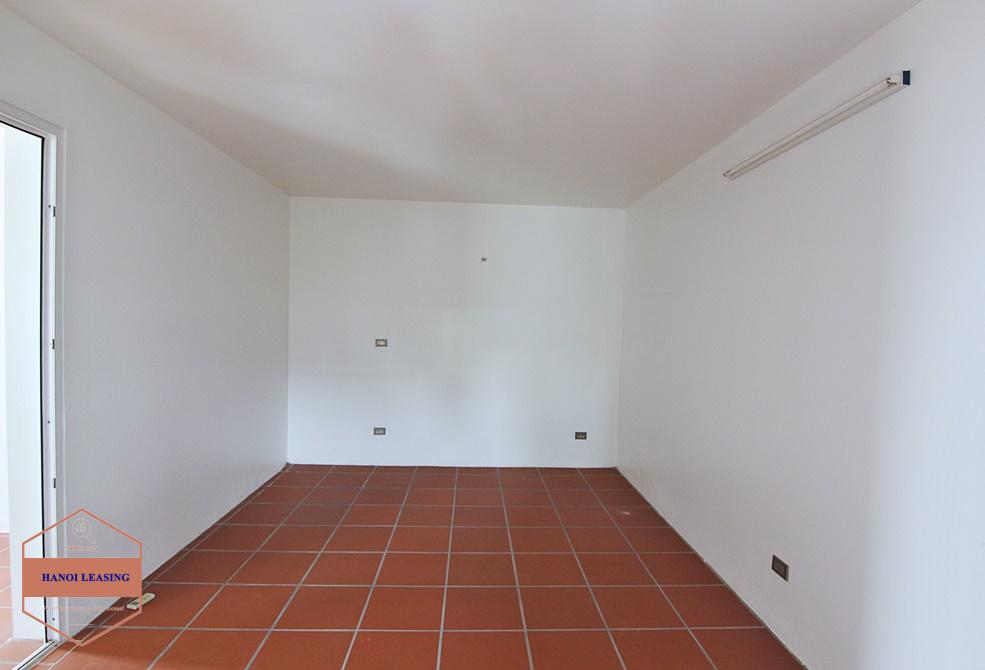 Lake view and unfurniture house for rent in Tay Ho area Lake view and unfurniture house for rent in Tay Ho area