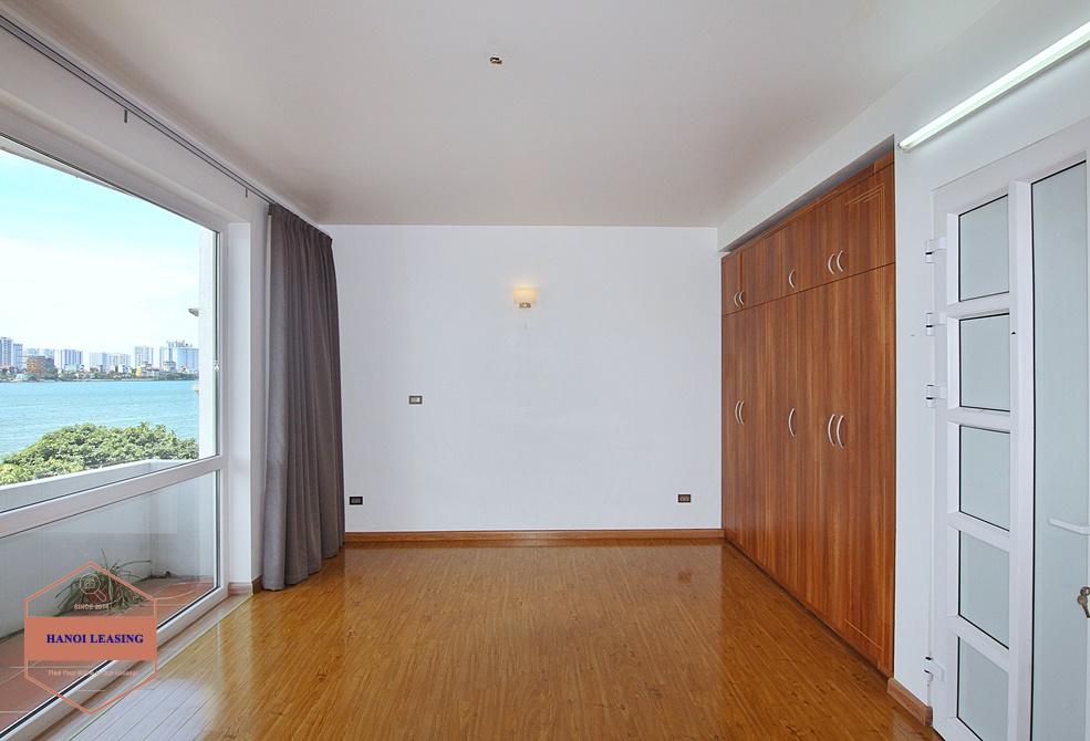 Lake view and unfurniture house for rent in Tay Ho area Lake view and unfurniture house for rent in Tay Ho area