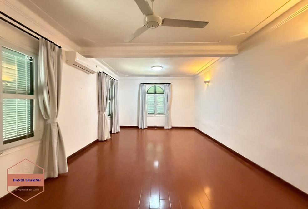 Outdoor-pool five bedrooms house for rent in Dang Thai Mai st, Tay Ho, Hanoi Outdoor-pool five bedrooms house for rent in Dang Thai Mai st, Tay Ho, Hanoi