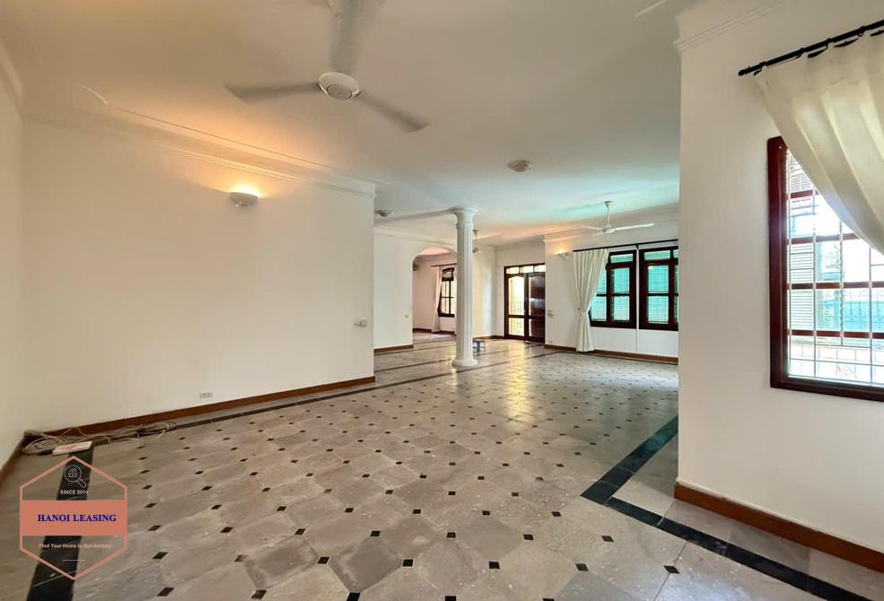 Outdoor-pool five bedrooms house for rent in Dang Thai Mai st, Tay Ho, Hanoi Outdoor-pool five bedrooms house for rent in Dang Thai Mai st, Tay Ho, Hanoi