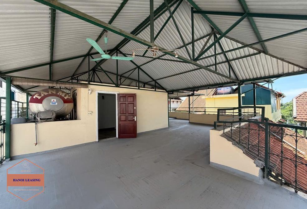 Outdoor-pool five bedrooms house for rent in Dang Thai Mai st, Tay Ho, Hanoi Outdoor-pool five bedrooms house for rent in Dang Thai Mai st, Tay Ho, Hanoi