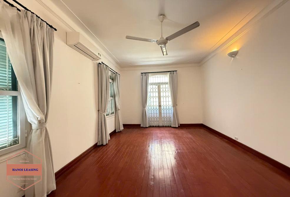 Outdoor-pool five bedrooms house for rent in Dang Thai Mai st, Tay Ho, Hanoi Outdoor-pool five bedrooms house for rent in Dang Thai Mai st, Tay Ho, Hanoi