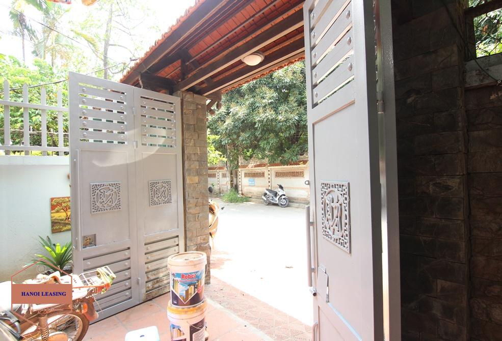 Courtyard garden 2 storey house for rent in Dang Thai Mai, Tay Ho, Hanoi