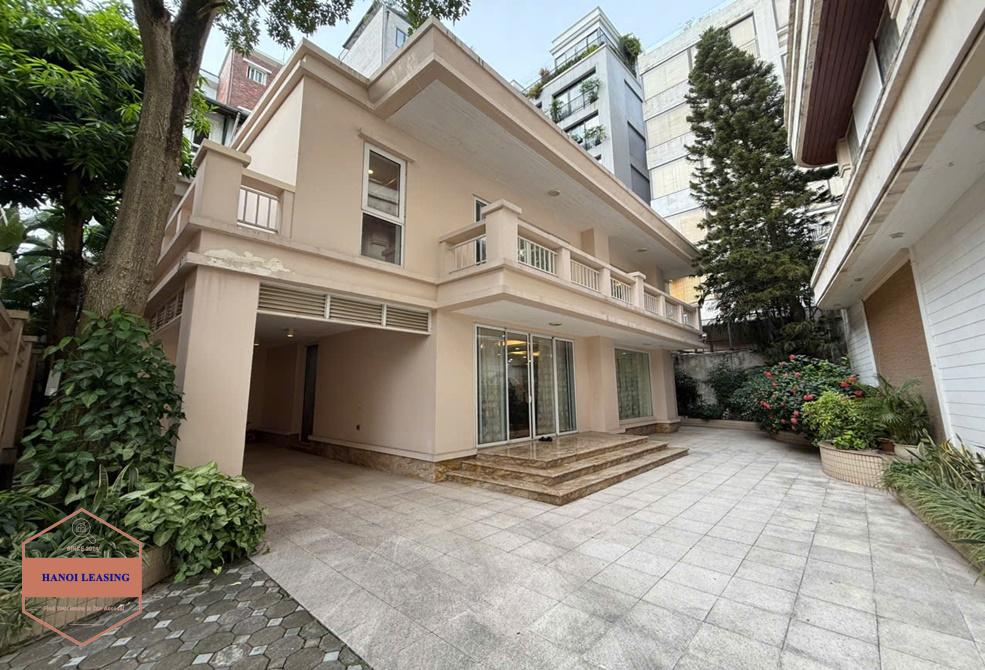 Beautiful house with fully furnished and swimming pool, Gym for rent in Tay Ho street, Tay Ho district 