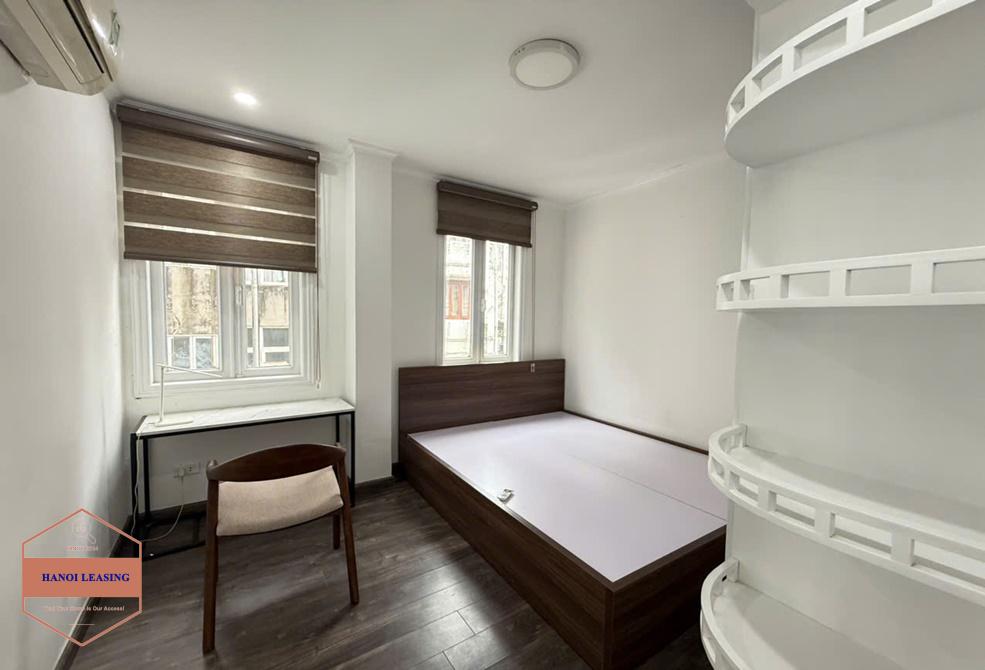 Lake view 2 bedrooms apartment for rent in Quang An st, Tay Ho Lake view 2 bedrooms apartment for rent in Quang An st, Tay Ho