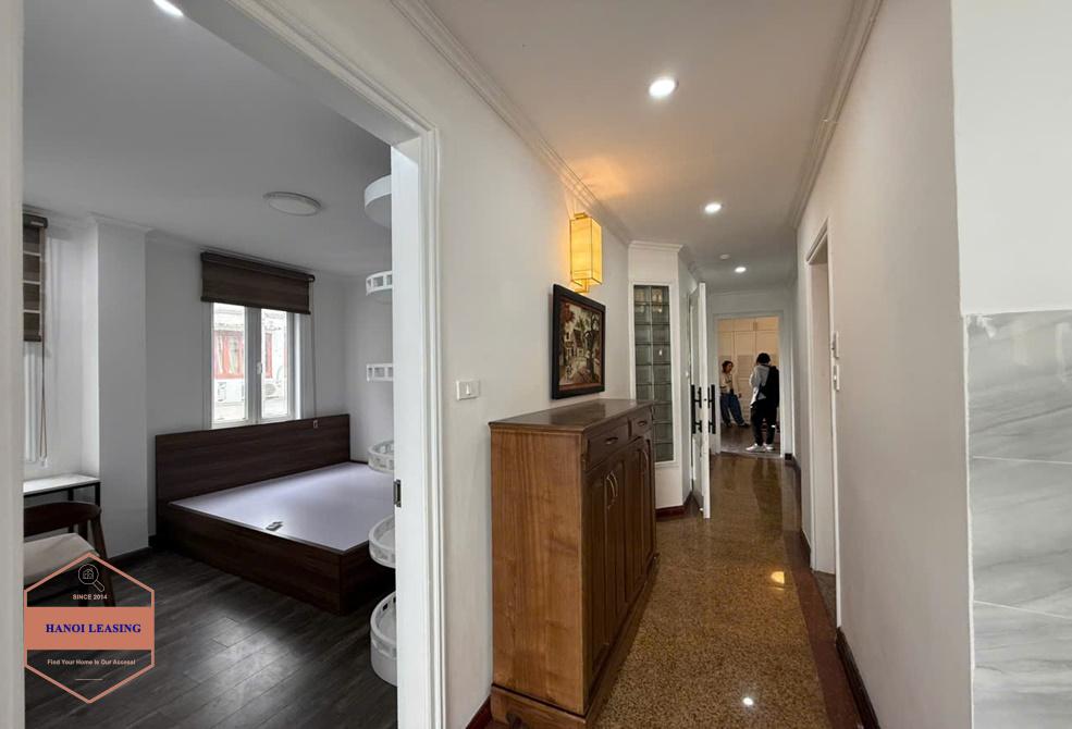 Lake view 2 bedrooms apartment for rent in Quang An st, Tay Ho Lake view 2 bedrooms apartment for rent in Quang An st, Tay Ho