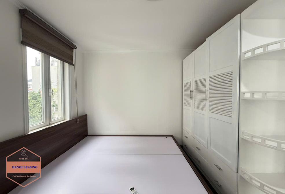 Lake view 2 bedrooms apartment for rent in Quang An st, Tay Ho Lake view 2 bedrooms apartment for rent in Quang An st, Tay Ho
