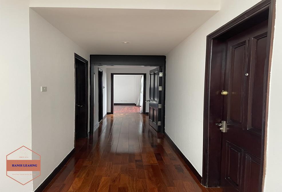 High floor apartment on the 11th floor for rent in Hai Ba Trung District High floor apartment on the 11th floor for rent in Hai Ba Trung District