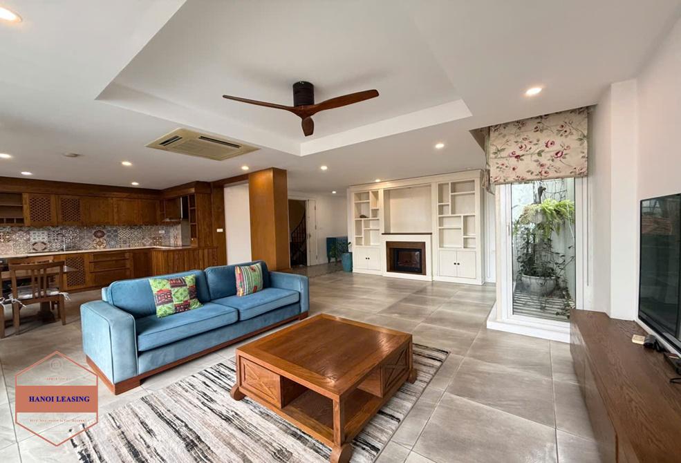 Bright apartment with 2 bedrooms for rent in alley 31 Xuan Dieu st, Tay Ho